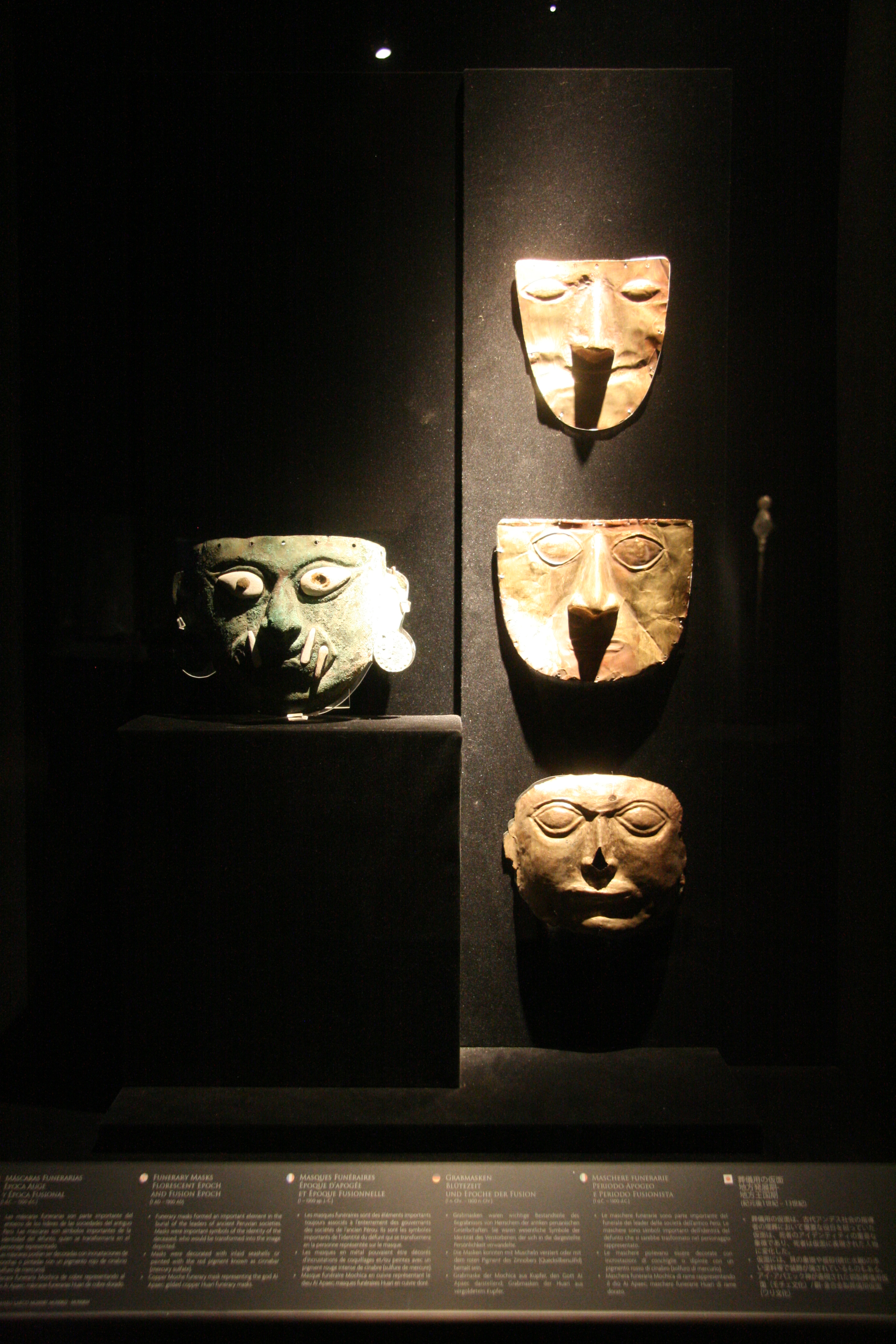 葬儀用の仮面 – Museo Larco